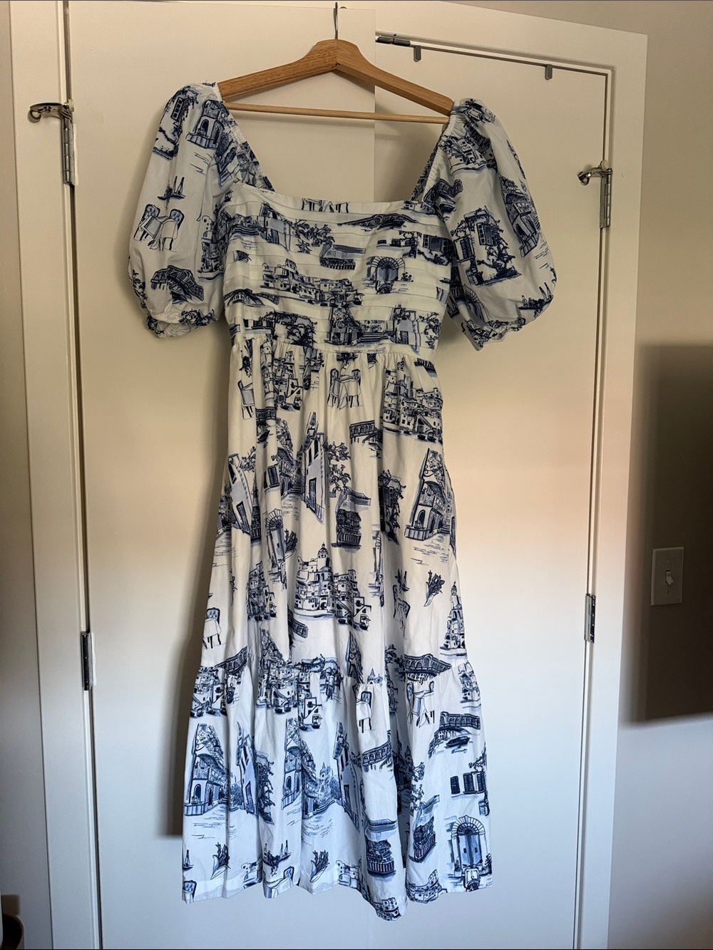 Abercrombie & Fitch White and Navy Toile Puff-Sleeve Midi Dress